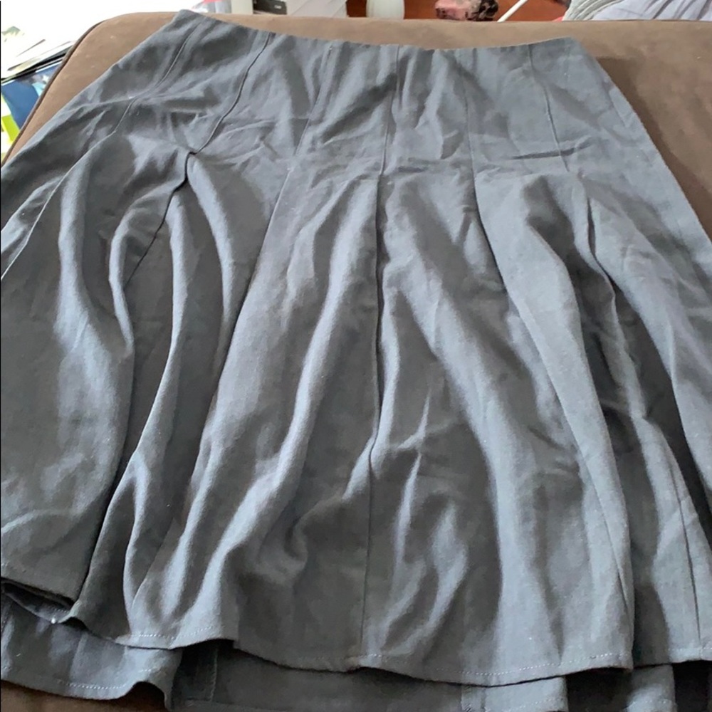 NWOT premise studio gray pleated skirt sz8
